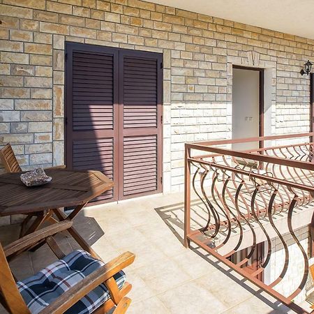 Apartment Olivera Трогір Екстер'єр фото