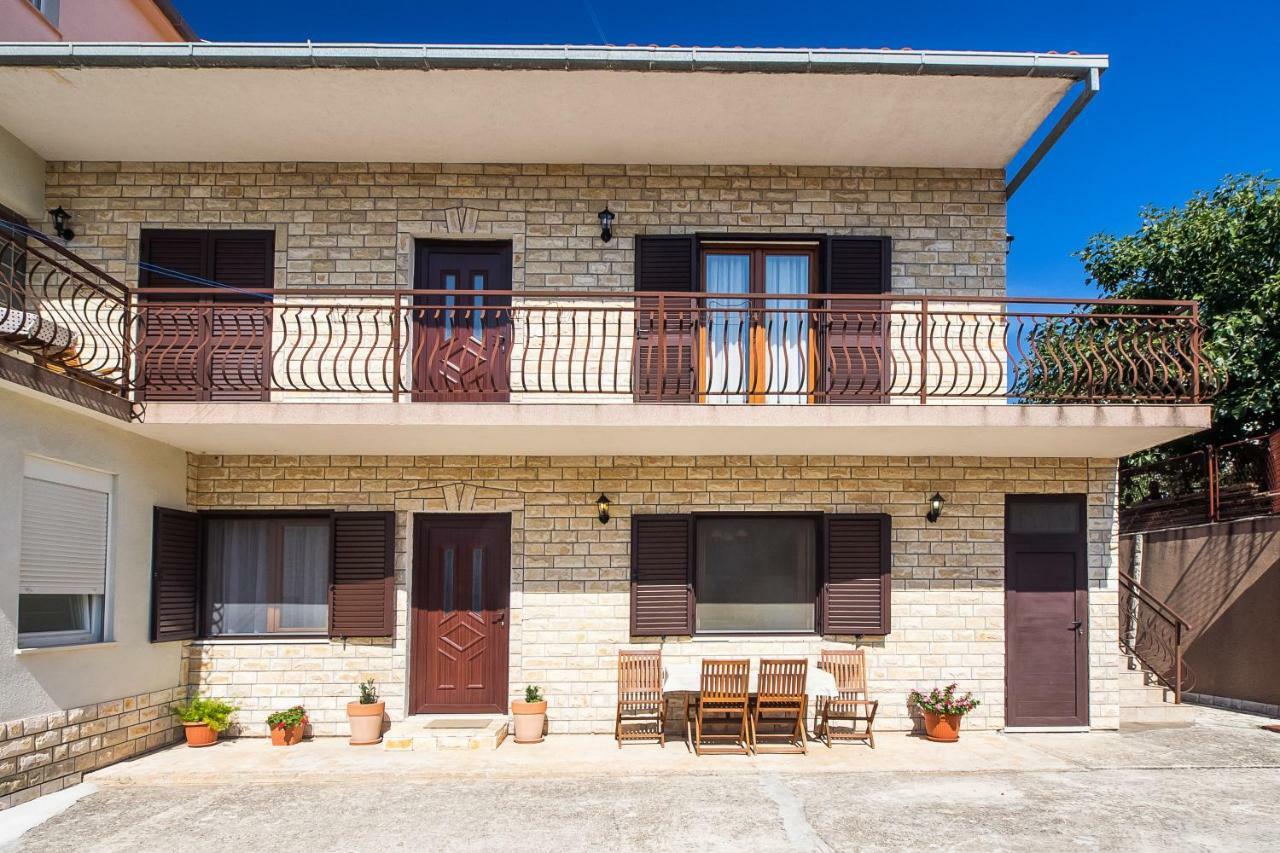 Apartment Olivera Трогір Екстер'єр фото