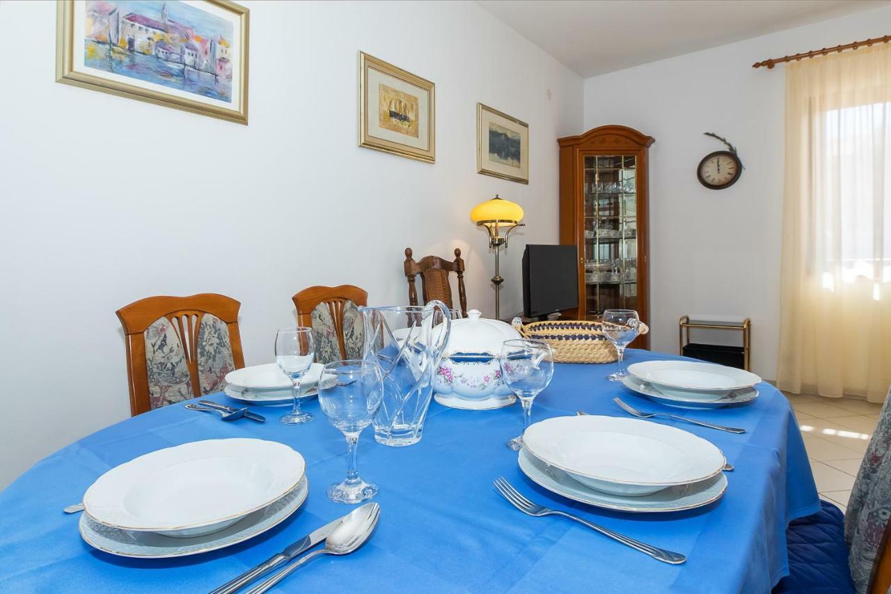 Apartment Olivera Трогір Екстер'єр фото