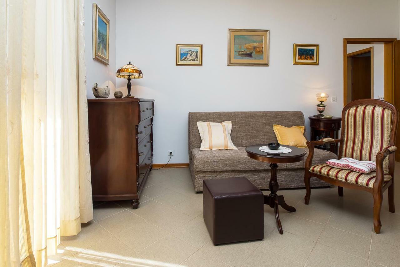 Apartment Olivera Трогір Екстер'єр фото
