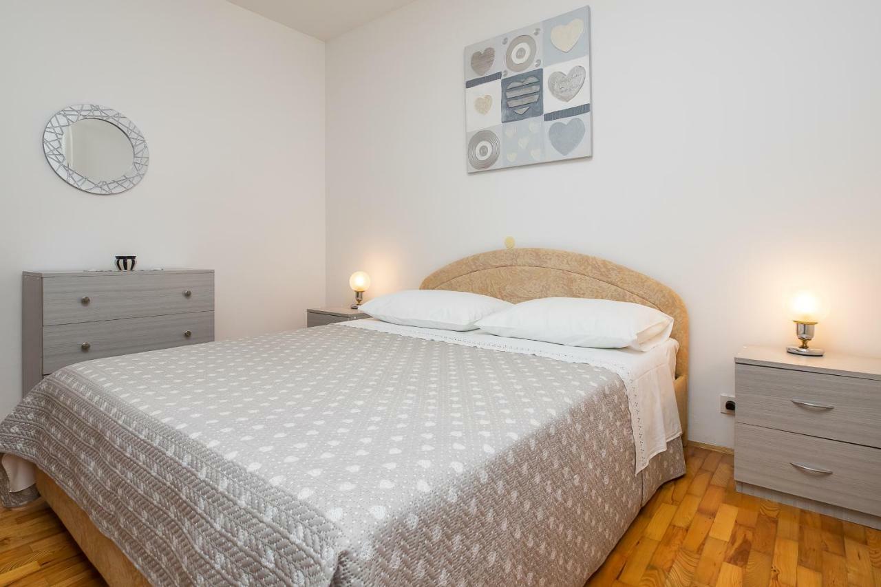 Apartment Olivera Трогір Екстер'єр фото